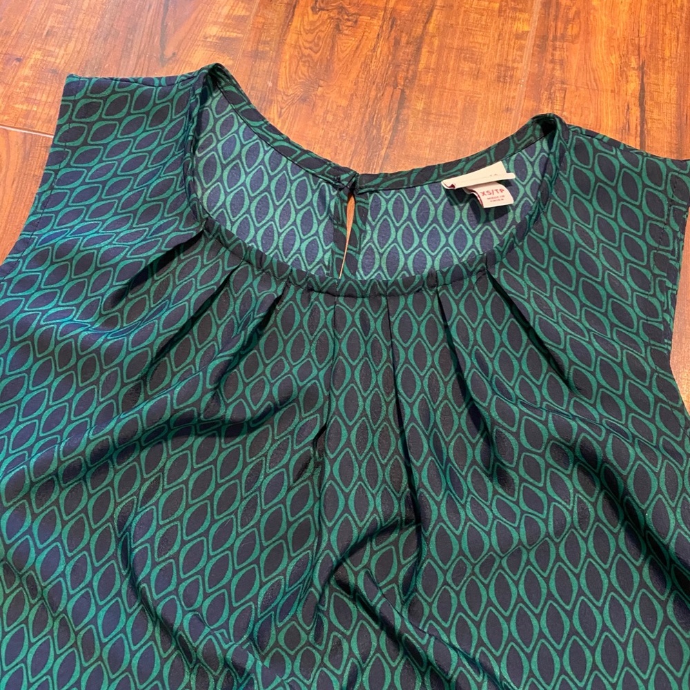 Navy and green shell